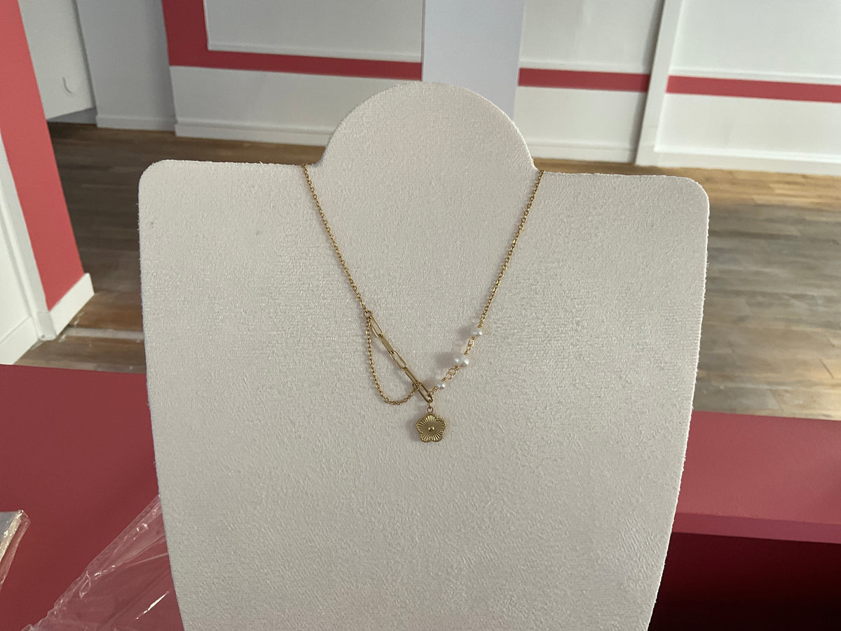 Collier doré fantaisie
