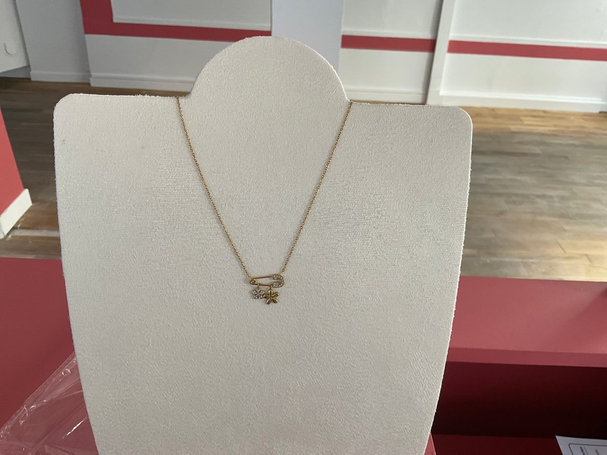 Collier doré épingle à nourrice