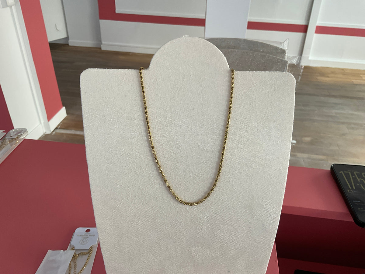 Collier doré torsadé