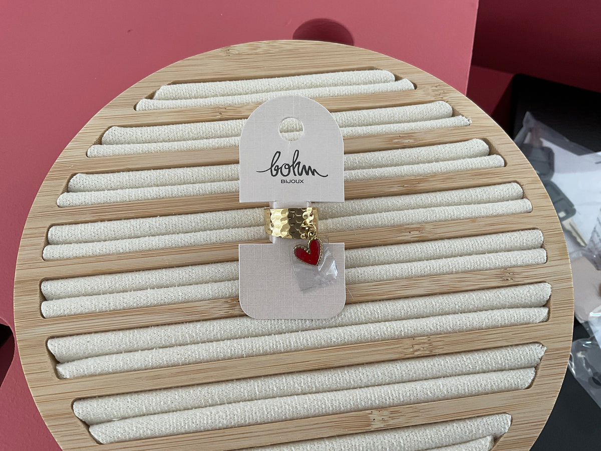 Bague doré breloque cœur rouge