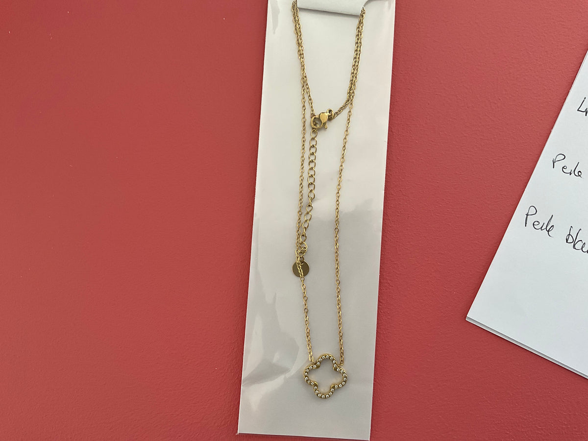 Collier doré trèfle (parure)