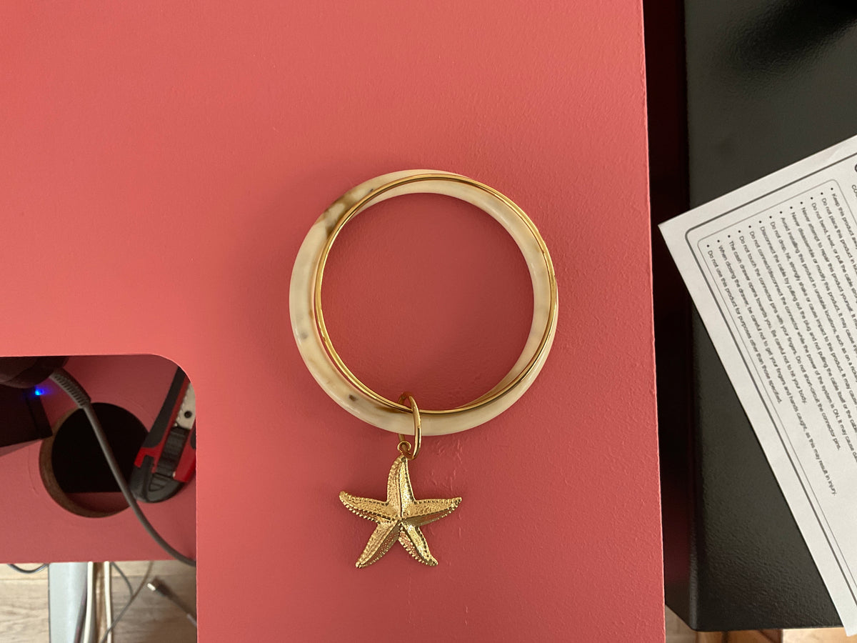 Jonc doré breloque étoile