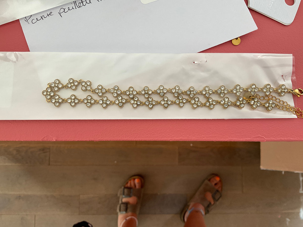 Collier doré paillette blanche