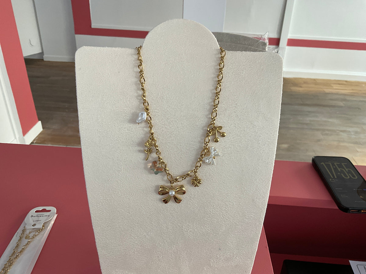 Collier doré charms noeud